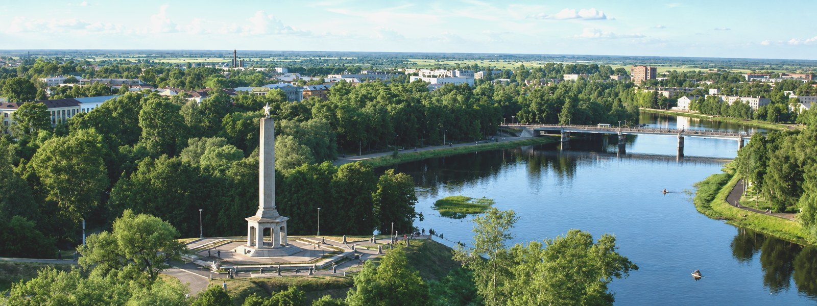 Панорама города Великие Луки на закате